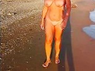 malaking-suso, dyakol-masturbation, sa-labas, publiko, taga-ruso, baguhan, milf, ina-nanay, kamera, tabing-dagat