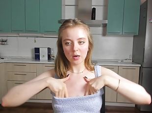 Pretty Girl With Super Juicy Snatch - Webcam Video