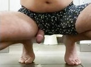 malaki, dyakol-masturbation, ihian, publiko, baguhan, malaking-titi, paa, toilet, malikot, fetish