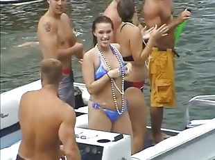 Amateur babes in bikini enjoys drinking and kinky fun on the yacht