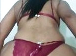 mi puta hijastra culona me salta en la verga con su hermosas nalgas