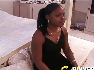 Amateur ebony slut has her asshole fucked by a white man