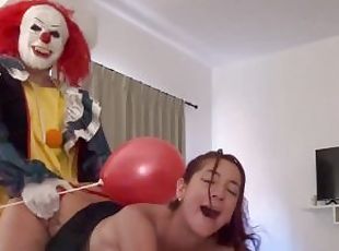 Sometida a la voluntad del payaso maldito- Usó  mis agujeros para su placer - NoahPells & CuchiLaino