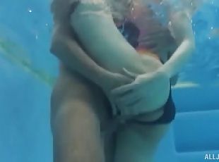 Fucking a Japanese swimsuit babe in the pool