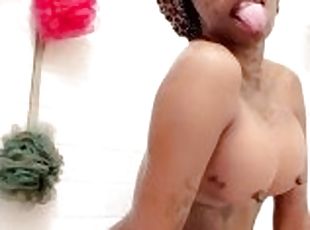 tetas-grandes, amateur, maduro, negra-ebony, a-solas, tatuaje