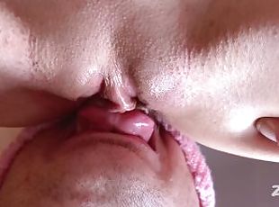 CLOSE UP slurping wet cunnilingus licking delicious pussy and swollen clit cumin all over the tongue