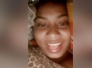 Today Exclusive- Desi Girl Showing Her Pussy On Video Call