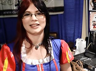 Alice In Bondage Vendor Hall - Big ass & big naturals cosplay fetish