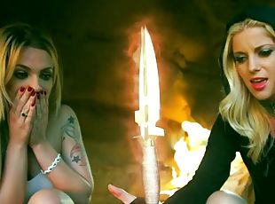 Occult lesbians Dahlia Sky and Charlotte Stokely