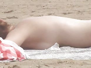 Beach MILF hot voyeur video