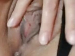 HOMEMADE BIG CLIT MASTURBATE AND CLOSE UP PUSSY ORGASM