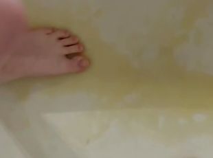 Pissing On My Feet In The Shower