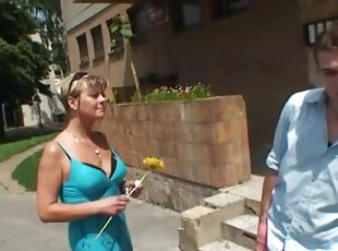 Video of a younger man fucking his mature neighbor Pietra