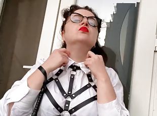 Fetish vaping of a strict and naughty mistress Lara