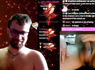 Un espectador controla mis juguetes durante un directo