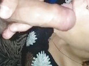 Sumisa. Milf atada y vendada se atraganta con mi verga