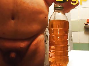 Sadistic pissmaster pisses over 1liter of sweet piss 