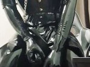 dyakol-masturbation, bdsm, fetish, latex, talian, bota, maskara, goma