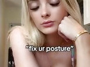 Blonde TikTok Slut Kelli Carter Throwing Ass