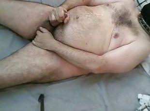 Masturbation solo in bed - masturbacin y corrida en la cama.