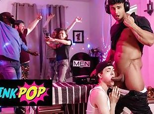 TWINKPOP - Troye Dean Can't Take His Eyes Of DJ Kenzo Alvarez Until He Finally Gets What He Wants